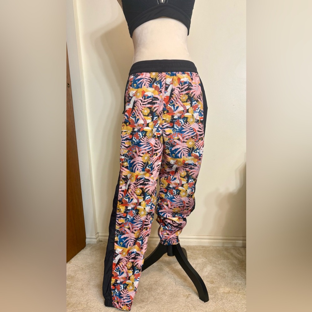 The North Face Windwall Pants Women’s Lined Pockets Logo Black Floral Sz M